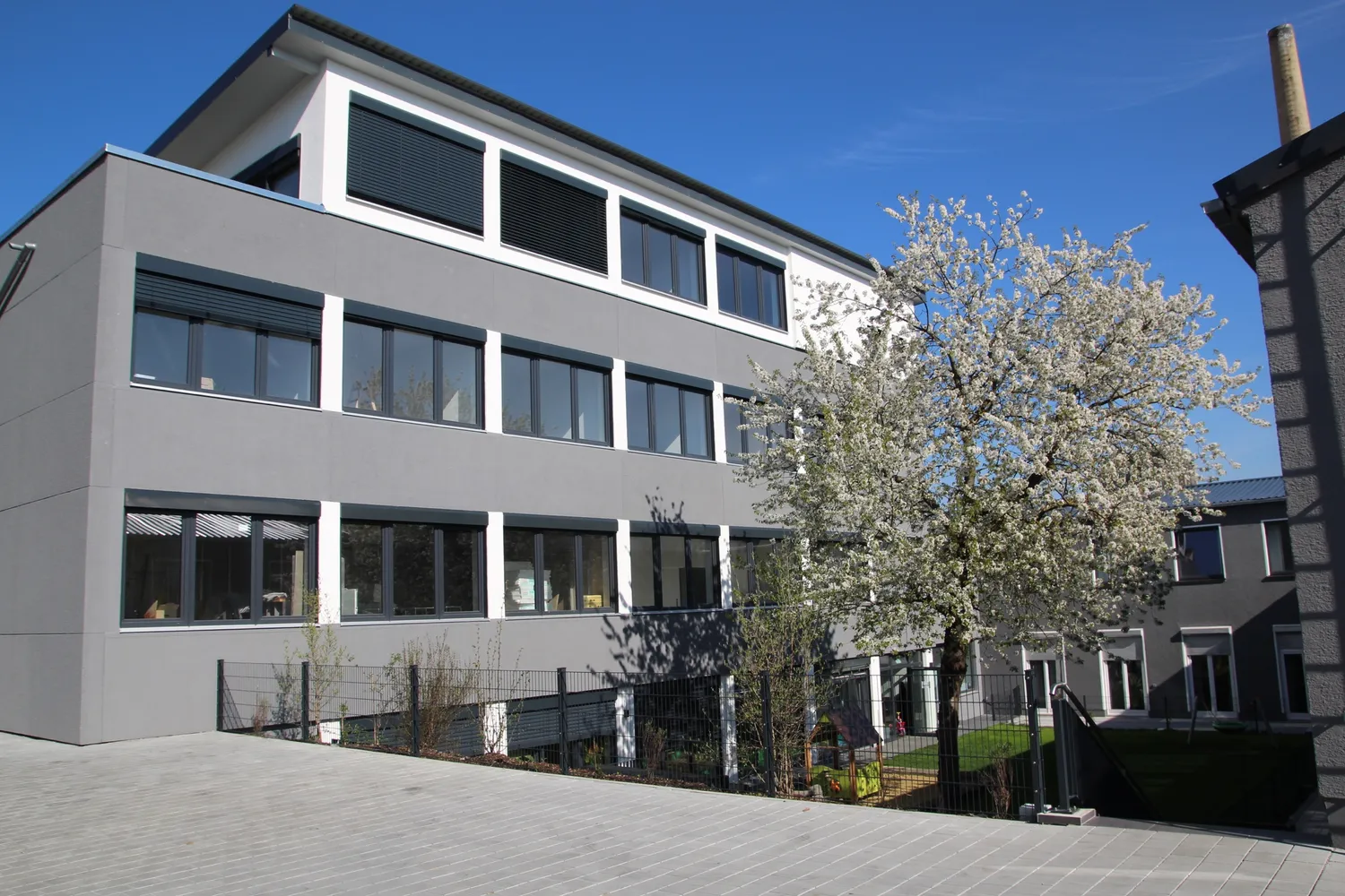 6 Zimmer Wohnung mit 233 m² in Augsburg – Bild 3