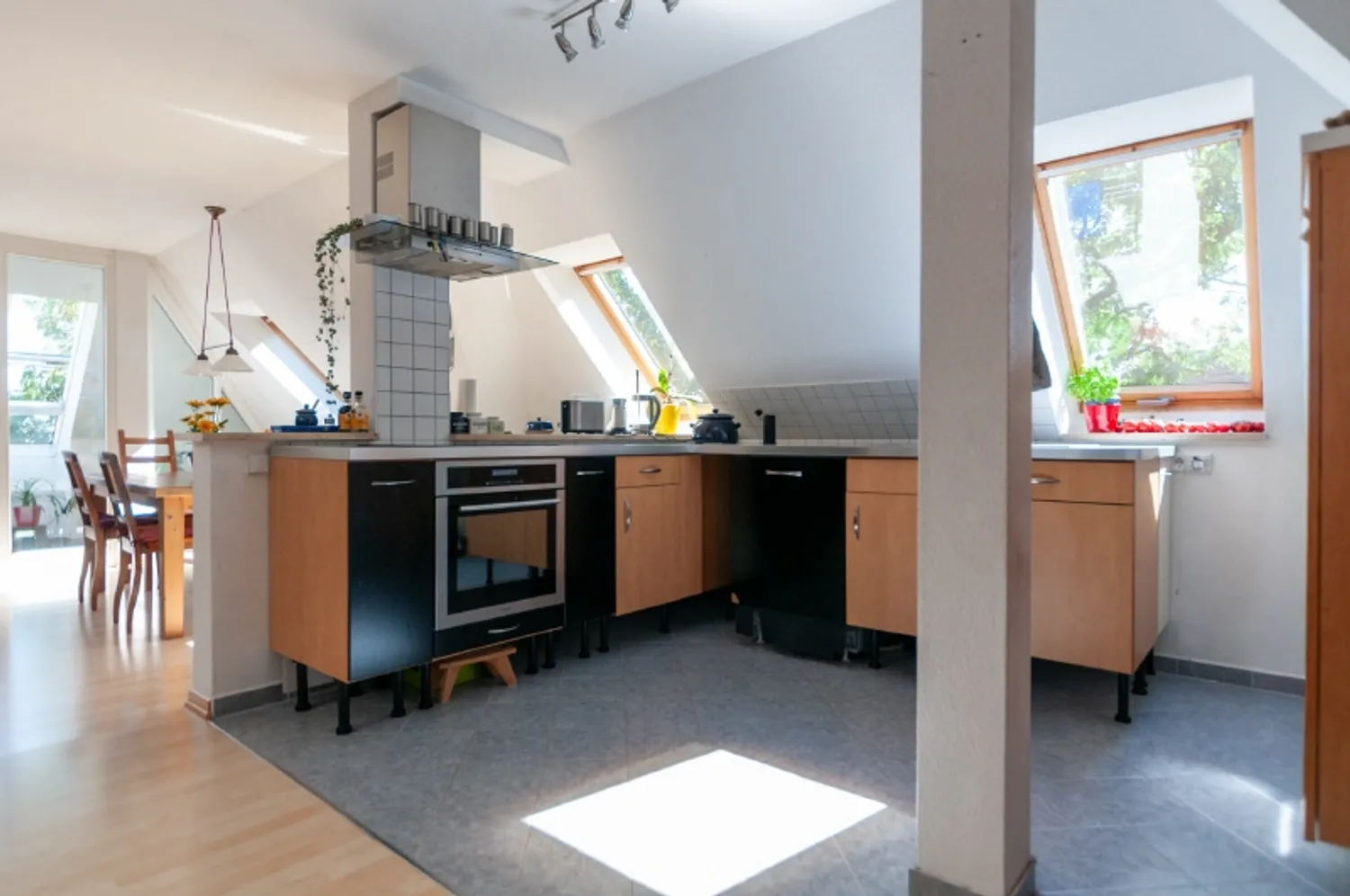 3 Zimmer Wohnung mit 100 m² in Dresden – Bild 9