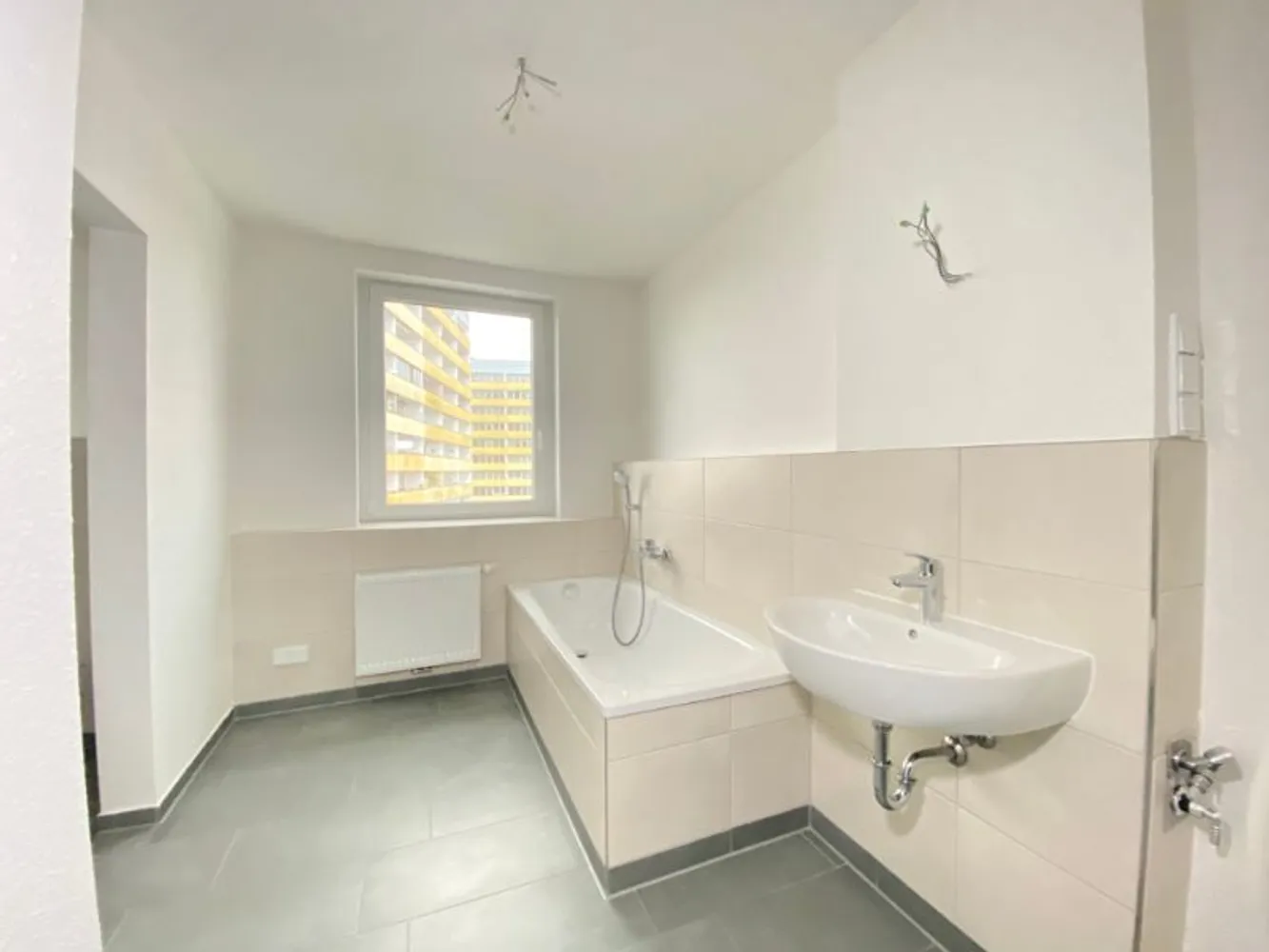 5 Zimmer Wohnung mit 110 m² in Schwerin – Bild 8