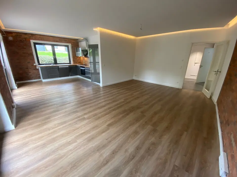 4 Zimmer Wohnung mit 175 m² in Zwickau – Bild 1