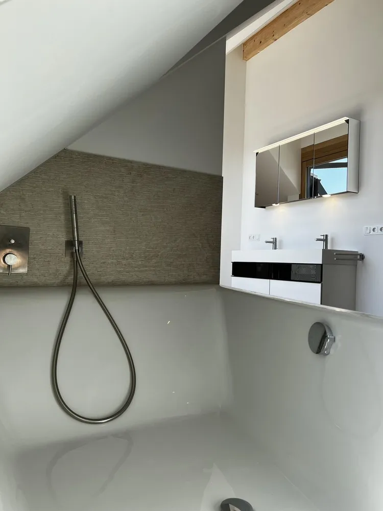 4 Zimmer Wohnung mit 144 m² in München – Bild 3