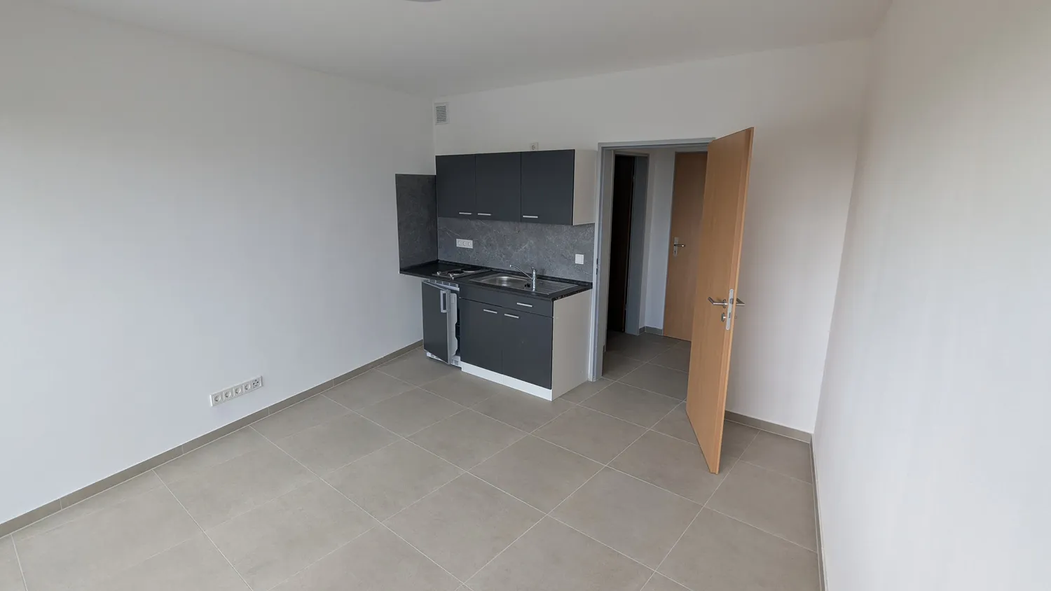 1 Zimmer Wohnung mit 28 m² in Köln – Bild 4
