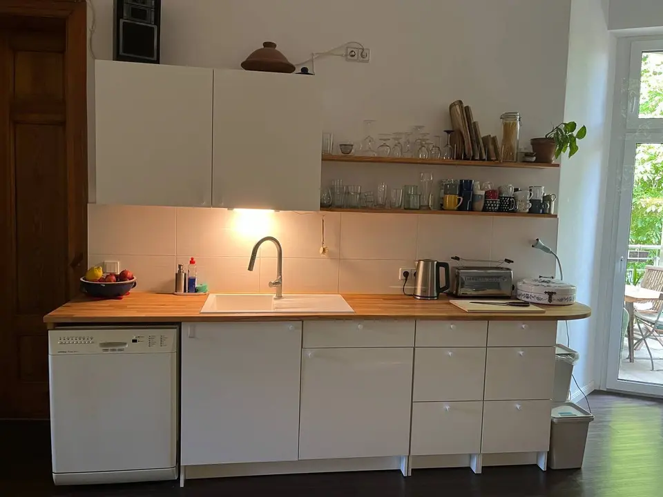 5 Zimmer Wohnung mit 157 m² in Halle (Saale) – Bild 1