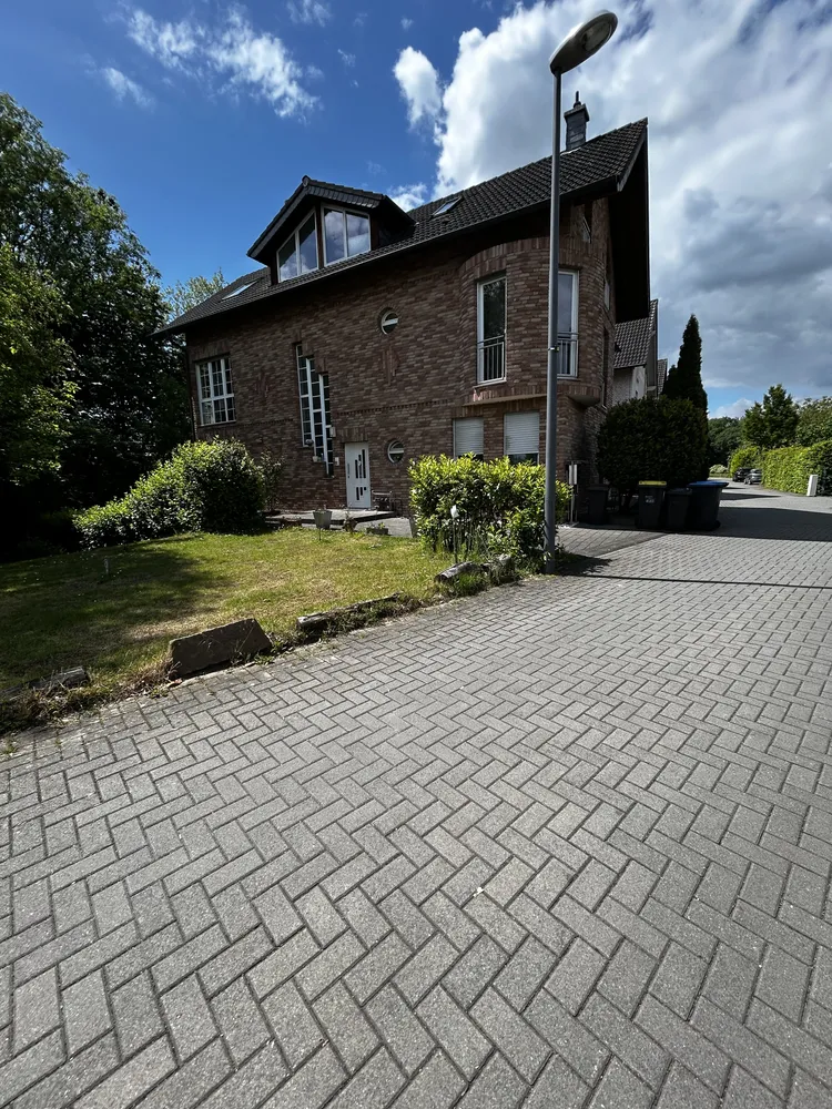 5 Zimmer Wohnung mit 140 m² in Köln – Bild 1