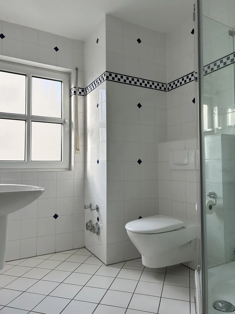 2 Zimmer Wohnung mit 77 m² in Siegburg – Bild 2