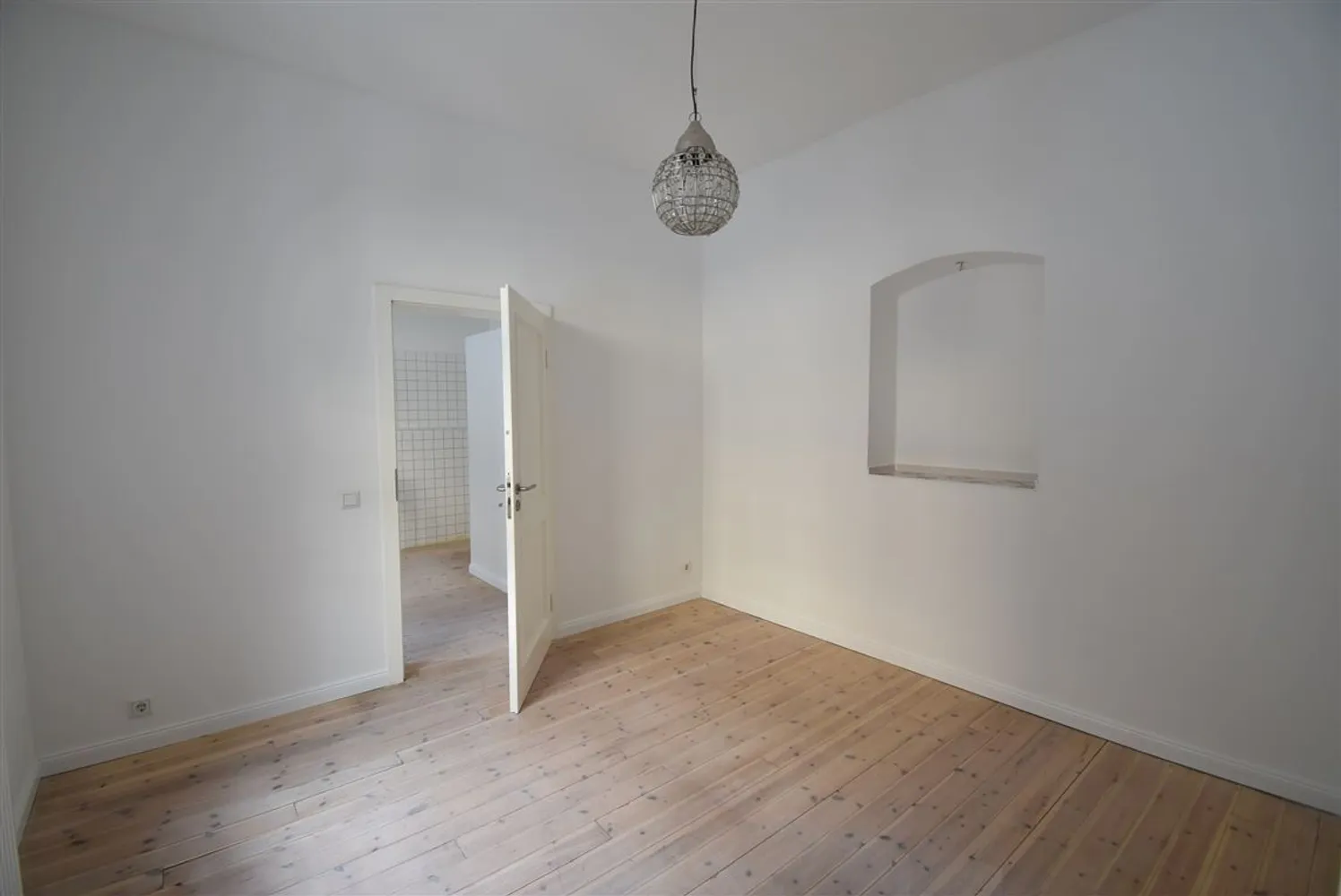 11 Zimmer Haus mit 258 m² in Düsseldorf – Bild 8