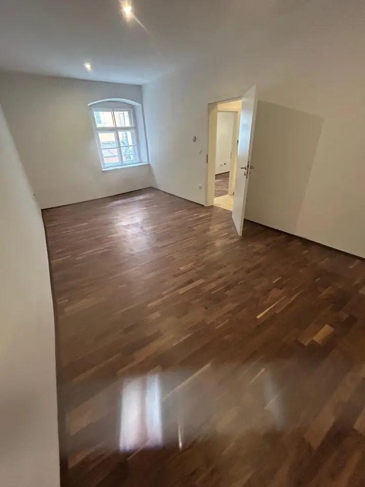 5 Zimmer Wohnung mit 100 m² in Regensburg – Bild 1
