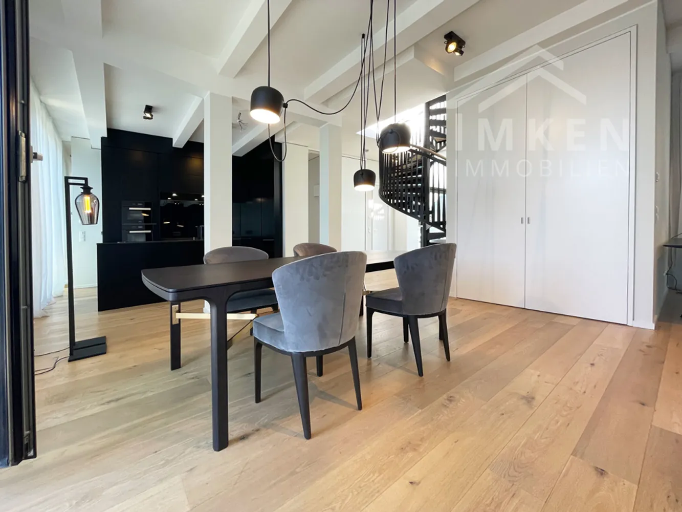 2 Zimmer Wohnung mit 175 m² in Hamburg – Bild 6