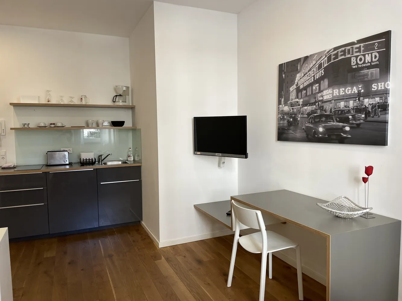 1 room apartment with 30 m² in Stuttgart – Photo 5