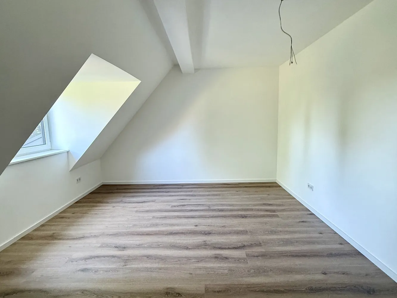 2 Zimmer Wohnung mit 75 m² in Düsseldorf – Bild 3