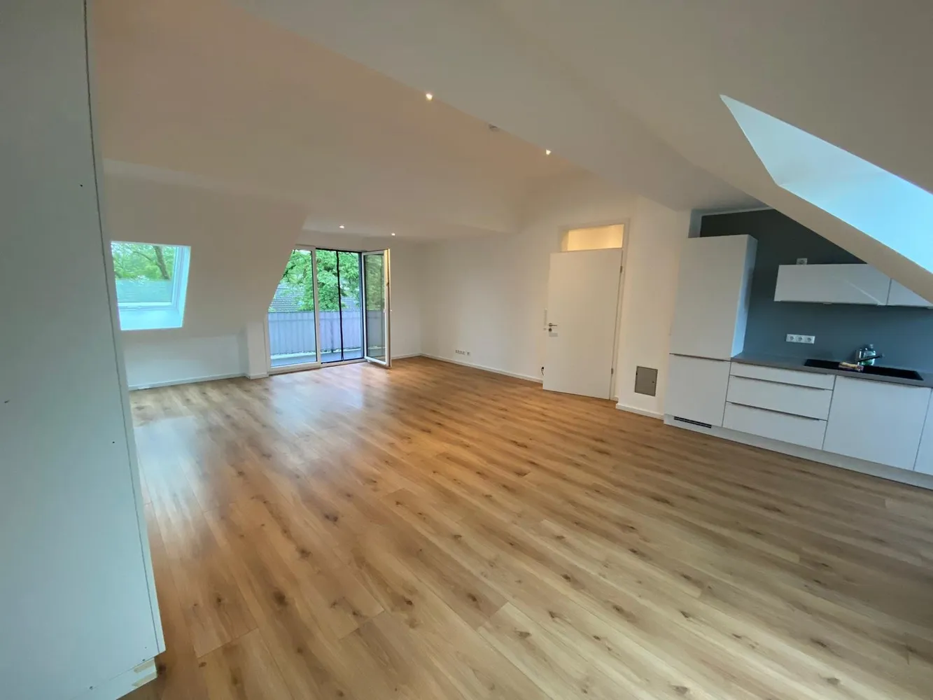 2 Zimmer Wohnung mit 77 m² in Bonn – Bild 6