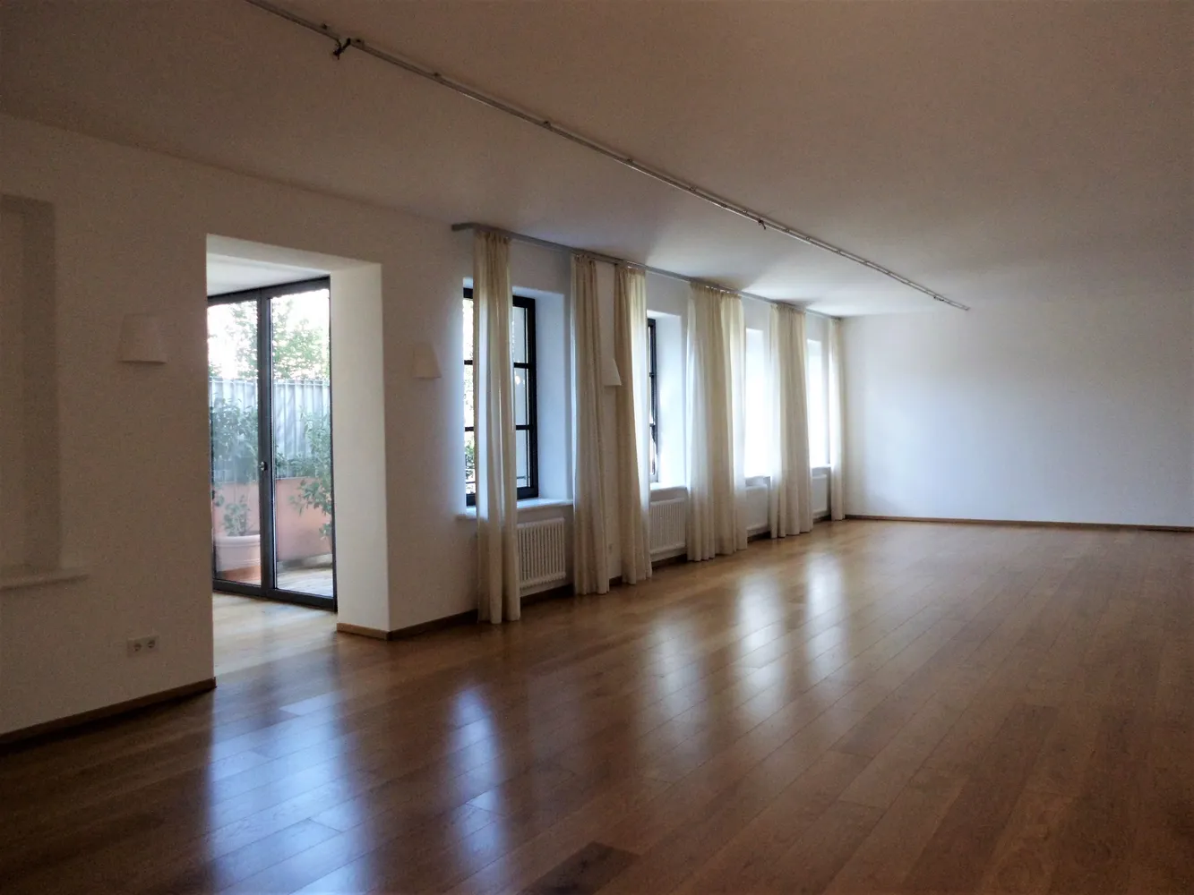 5 Zimmer Wohnung mit 249 m² in München – Bild 6