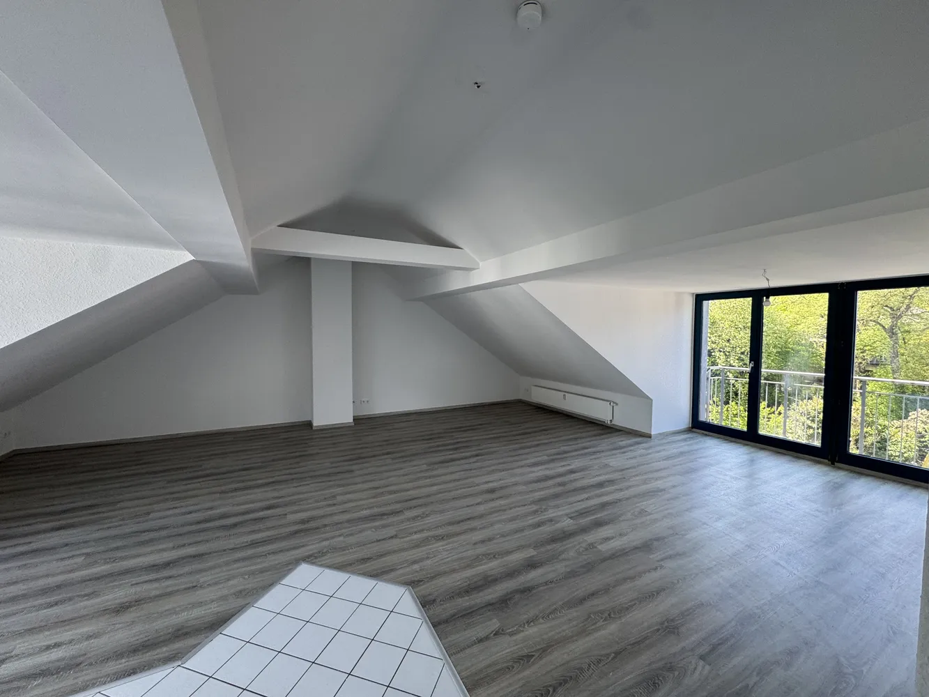 2 Zimmer Wohnung mit 81 m² in Krefeld – Bild 1