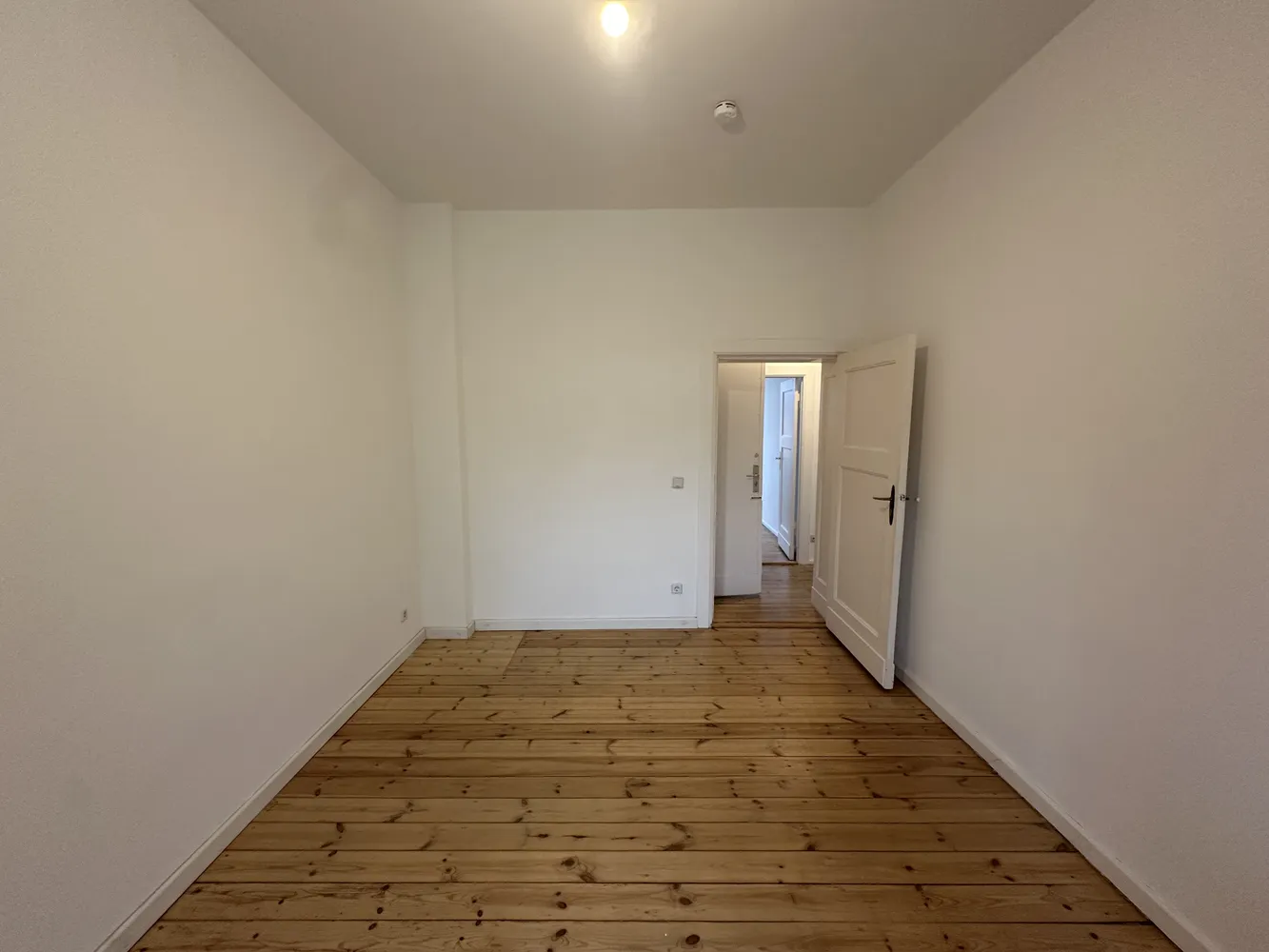 3 Zimmer Wohnung mit 6793 m² in Berlin – Bild 2