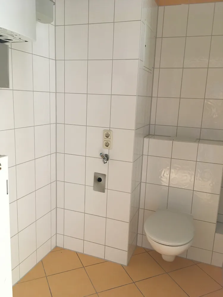 86 Zimmer Wohnung mit 150 m² in Gera – Bild 1