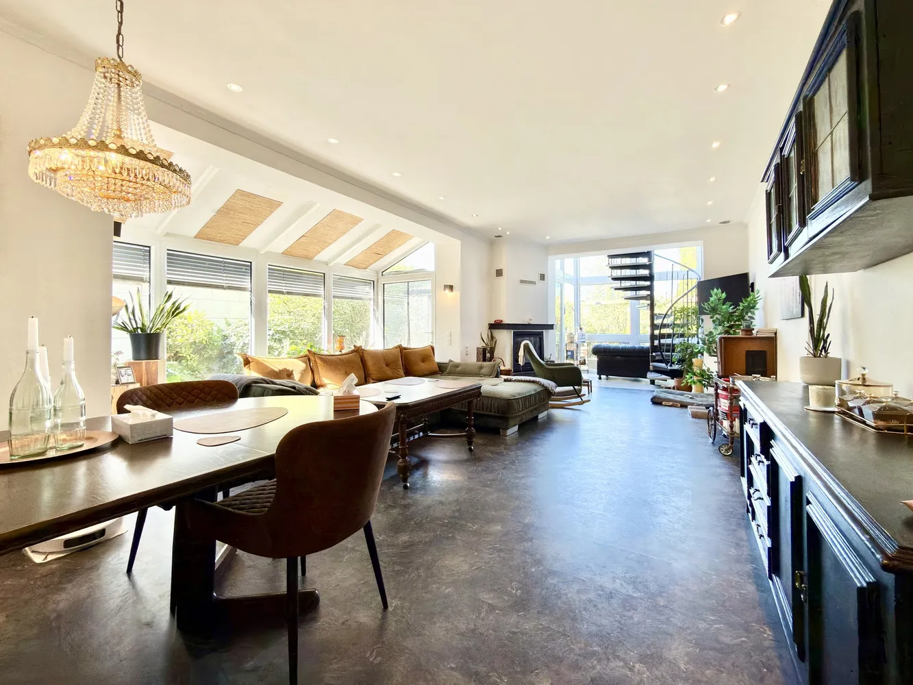 3 Zimmer Wohnung mit 120 m² in Krefeld – Bild 1