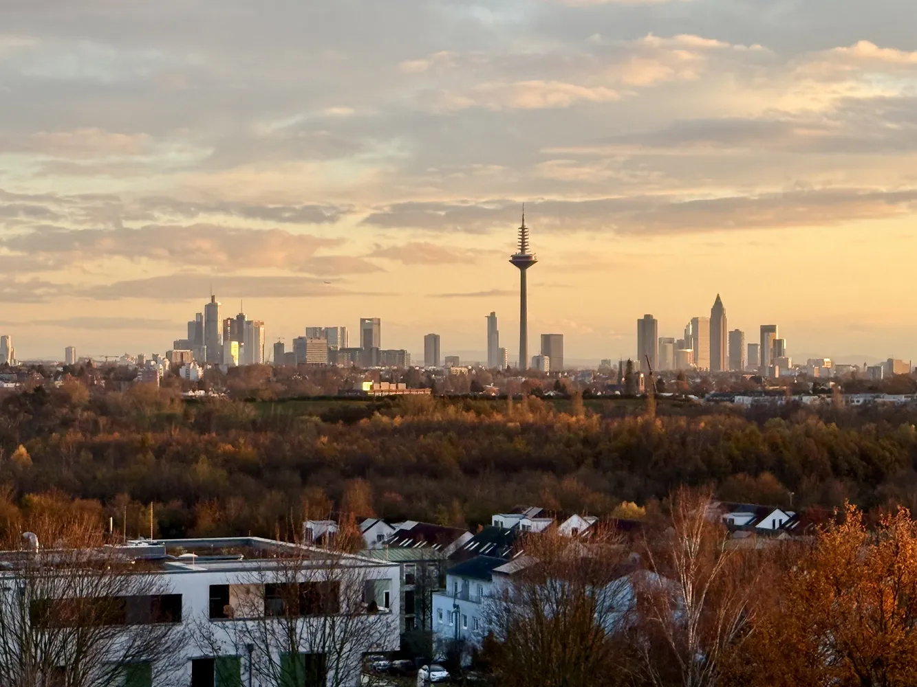 3 room apartment with 99 m² in Frankfurt am Main – Photo 1