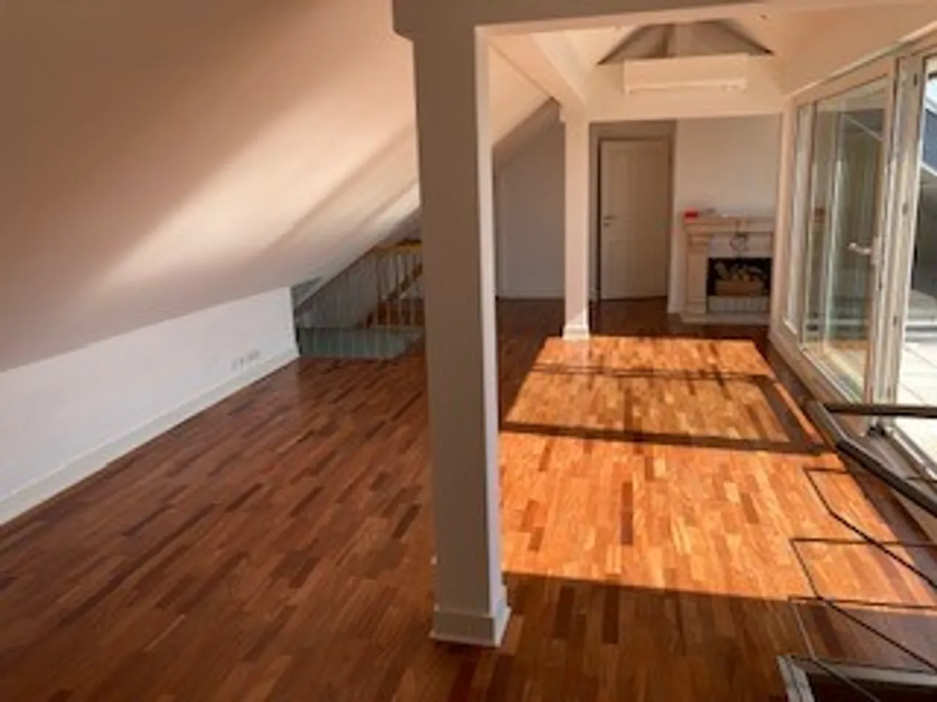 8 Zimmer Wohnung mit 275 m² in München – Bild 4