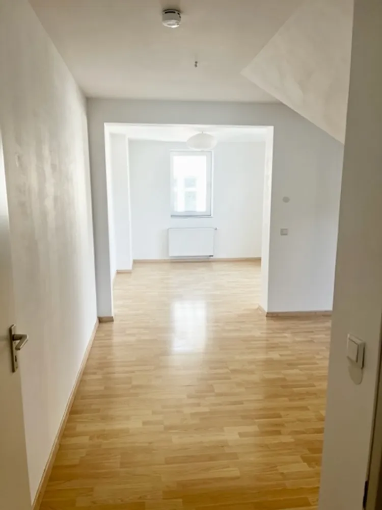 3 Zimmer Wohnung mit 100 m² in Wiesbaden – Bild 5