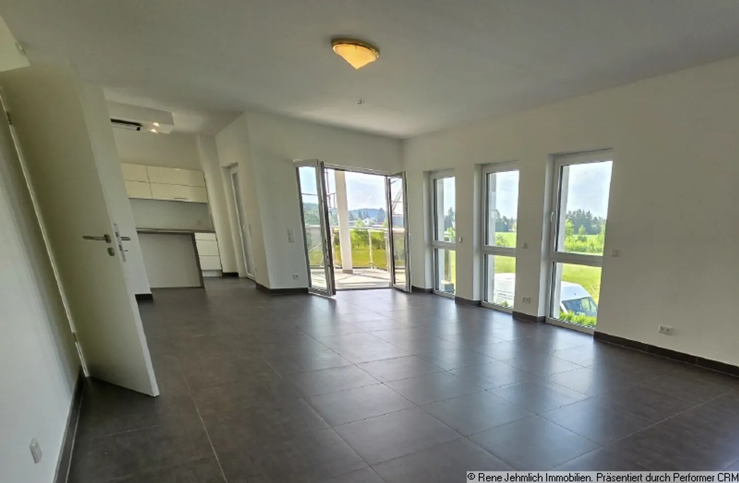 4 Zimmer Wohnung mit 138 m² in Chemnitz – Bild 1