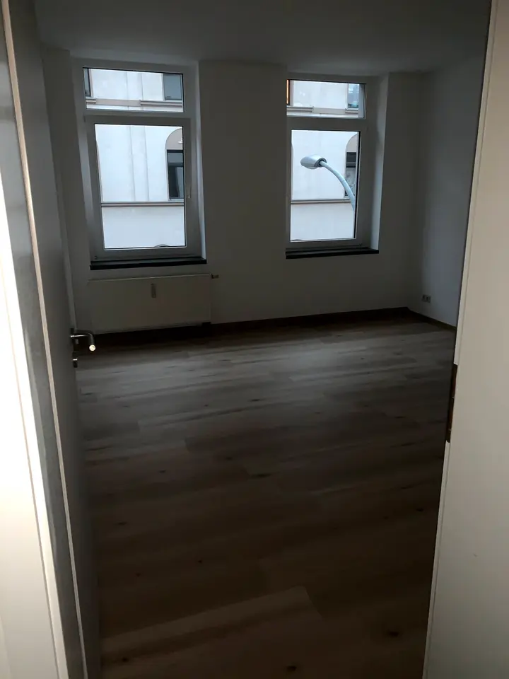 4 Zimmer Wohnung mit 100 m² in Werdau – Bild 7