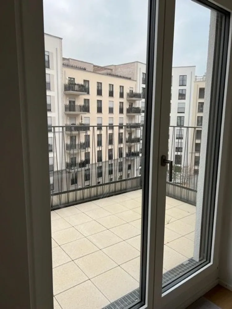 2 Zimmer Wohnung mit 88 m² in München – Bild 3