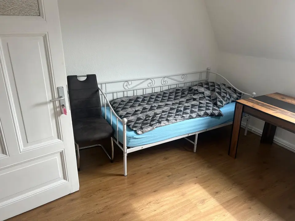 7 Zimmer Wohnung mit 12 m² in Bielefeld – Bild 4