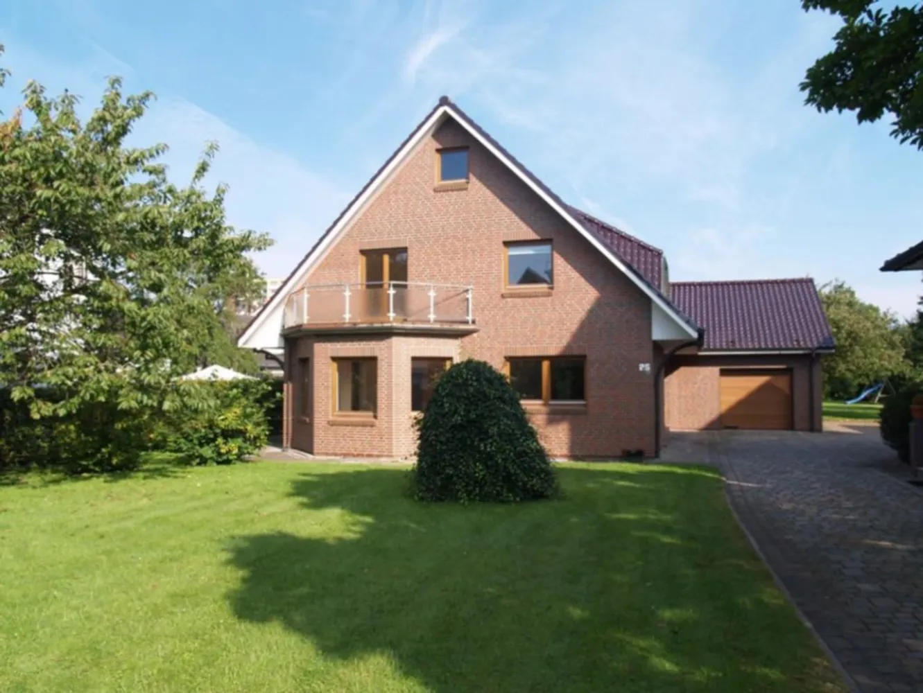 7 Zimmer Haus mit 300 m² in Pinneberg – Bild 4