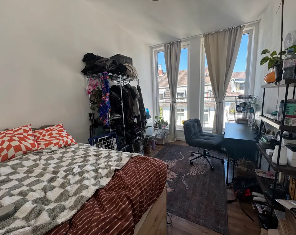 WG-Zimmer mit 200 m² in Bergisch Gladbach – Bild 1