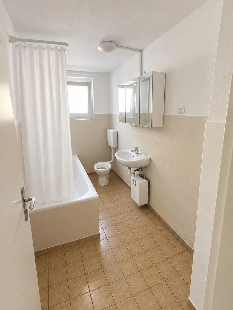 4 Zimmer Wohnung mit 70 m² in Karlsruhe – Bild 6