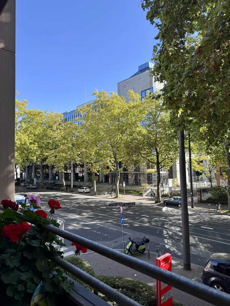 4 room apartment with 140 m² in Frankfurt am Main – Photo 3