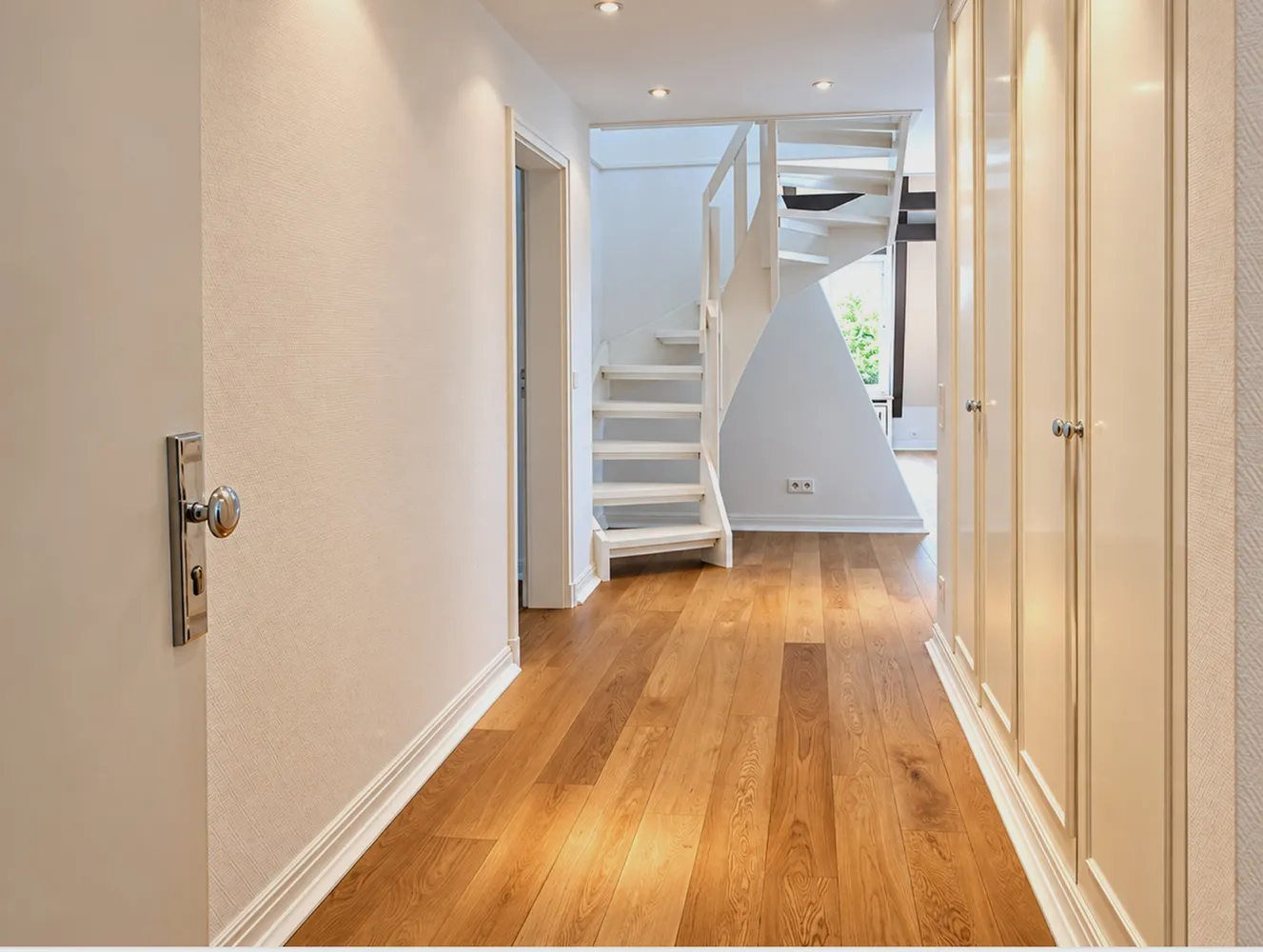 2 Zimmer Wohnung mit 100 m² in Hamburg – Bild 9