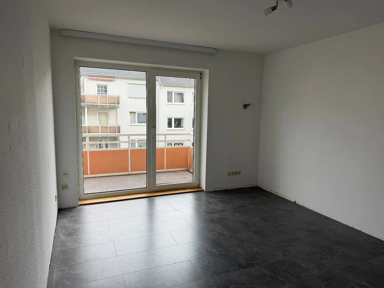 2 room apartment with 56 m² in Wuppertal – Photo 2