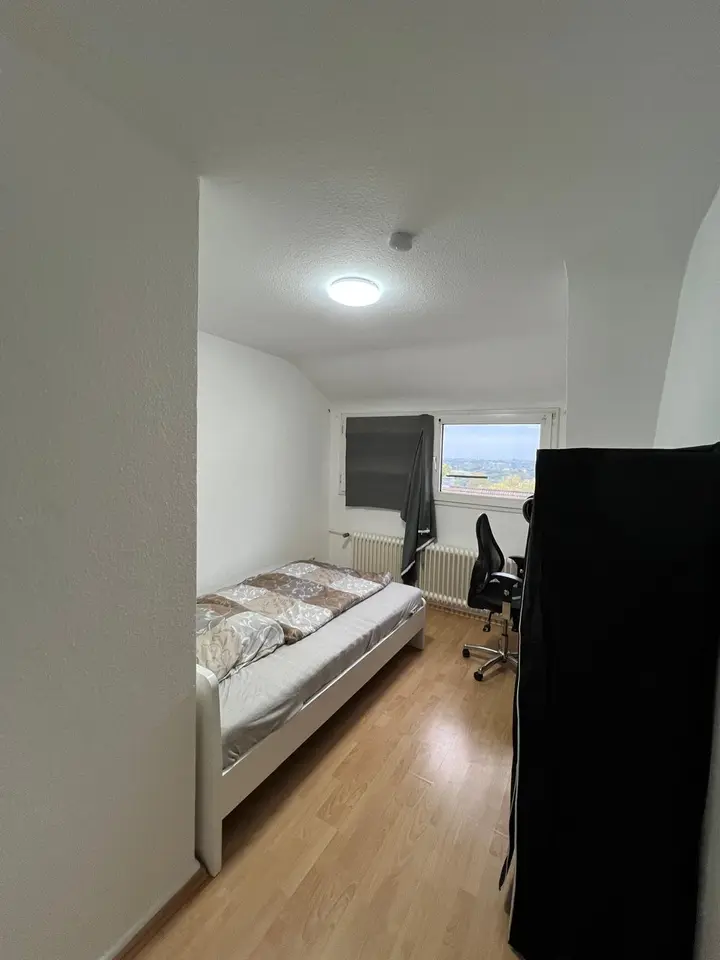 WG-Zimmer mit 80 m² in Solingen – Bild 2