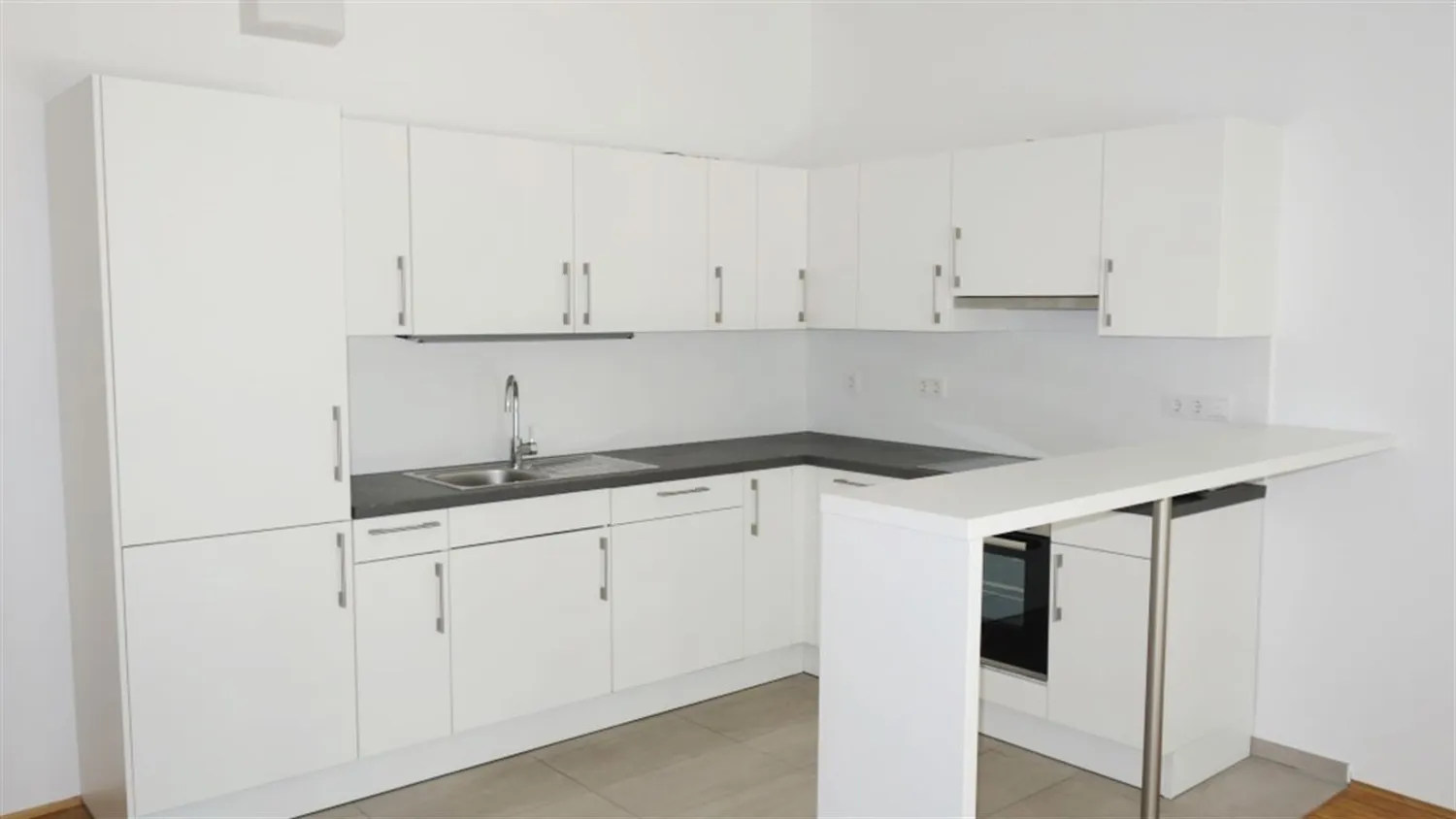 4 Zimmer Wohnung mit 109 m² in Düsseldorf – Bild 3