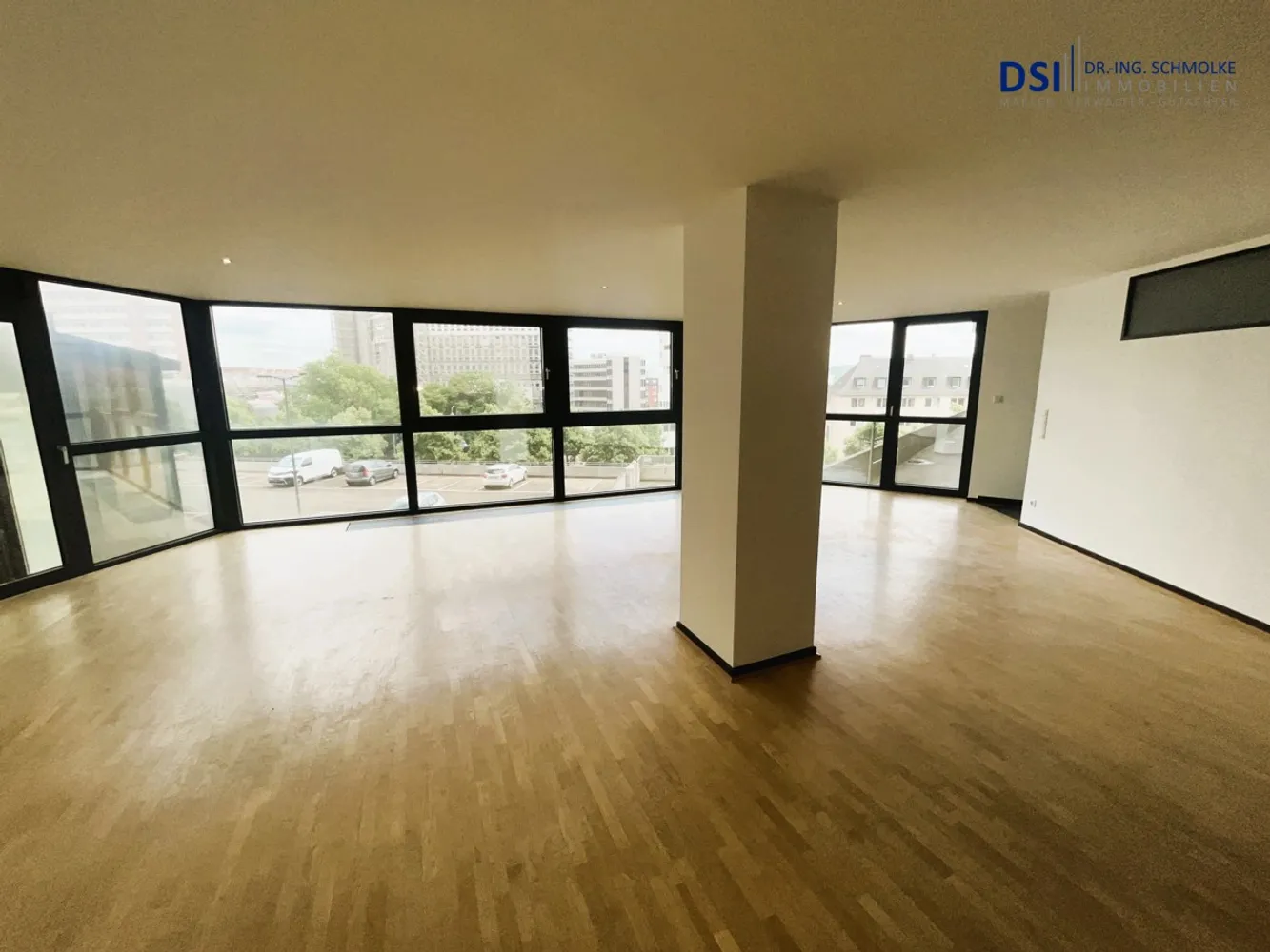 1 Zimmer Wohnung mit 200 m² in Köln – Bild 1