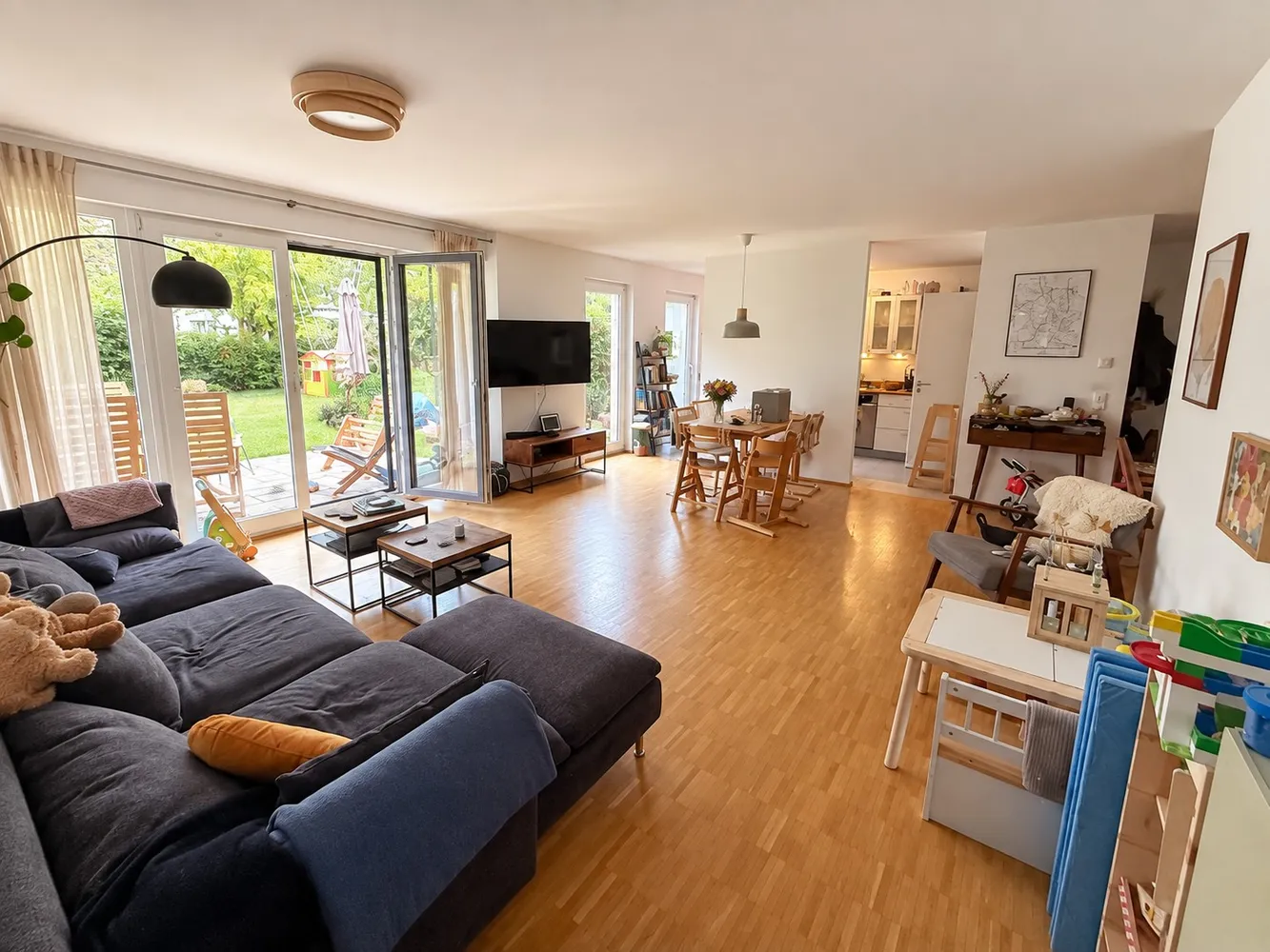 3 Zimmer Wohnung mit 95 m² in Düsseldorf – Bild 1