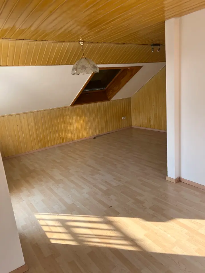 3 Zimmer Wohnung mit 80 m² in Karlsruhe – Bild 2