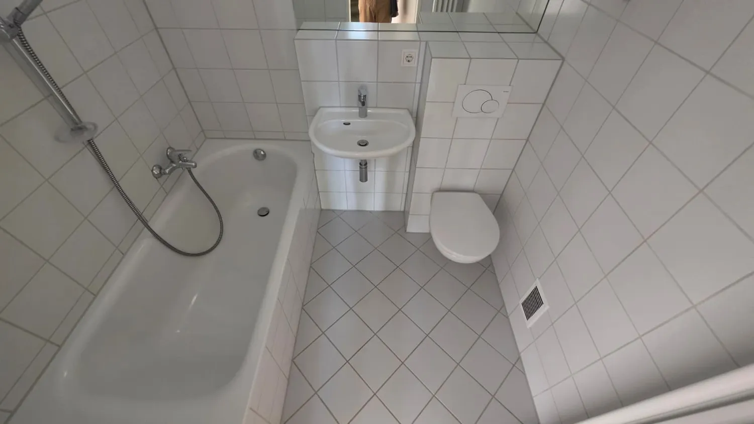 1 Zimmer Wohnung mit 28 m² in Frankfurt am Main – Bild 11