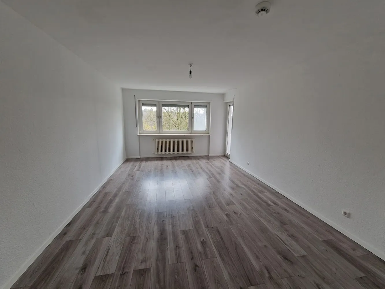 4 Zimmer Wohnung mit 107 m² in Saarbrücken – Bild 3
