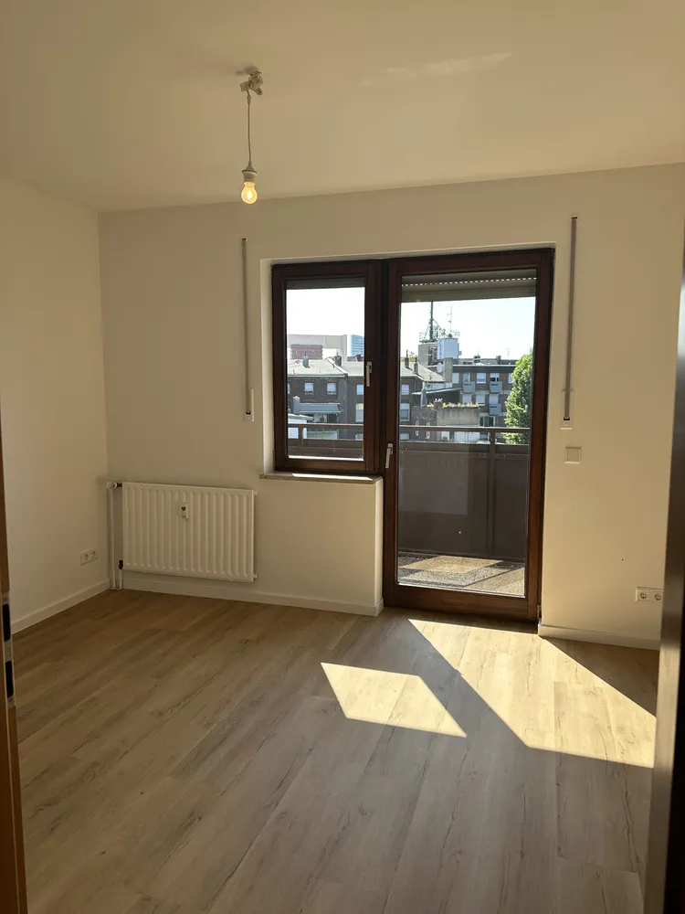 4 Zimmer Wohnung mit 99 m² in Düsseldorf – Bild 4