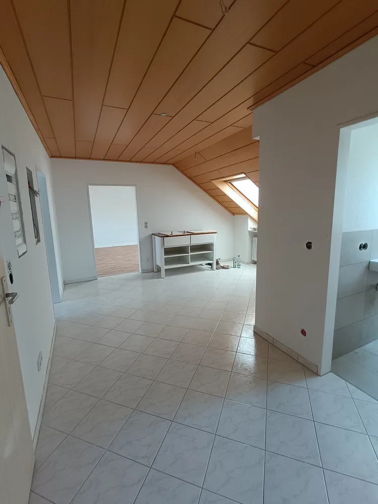 3 Zimmer Wohnung mit 87 m² in Wiesbaden – Bild 2