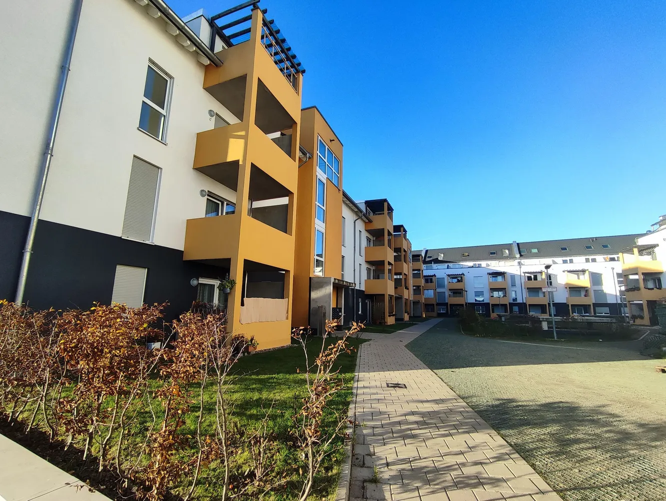 4 Zimmer Wohnung mit 112 m² in Köln – Bild 1