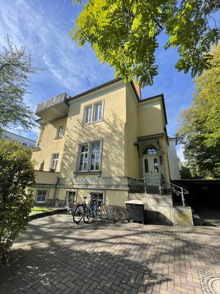 5 Zimmer Wohnung mit 129 m² in Dresden – Bild 2