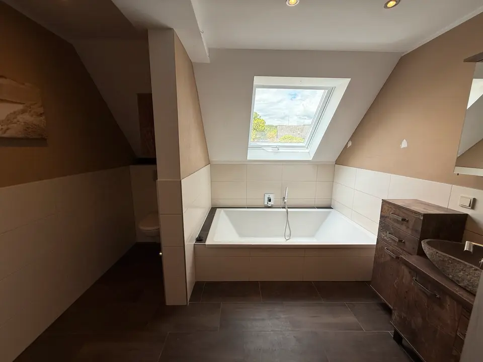 8 Zimmer Wohnung mit 244 m² in Minden – Bild 6