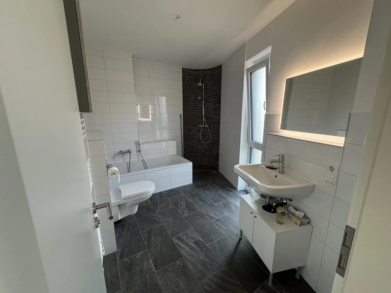 2 Zimmer Wohnung mit 74 m² in Frankfurt am Main – Bild 4