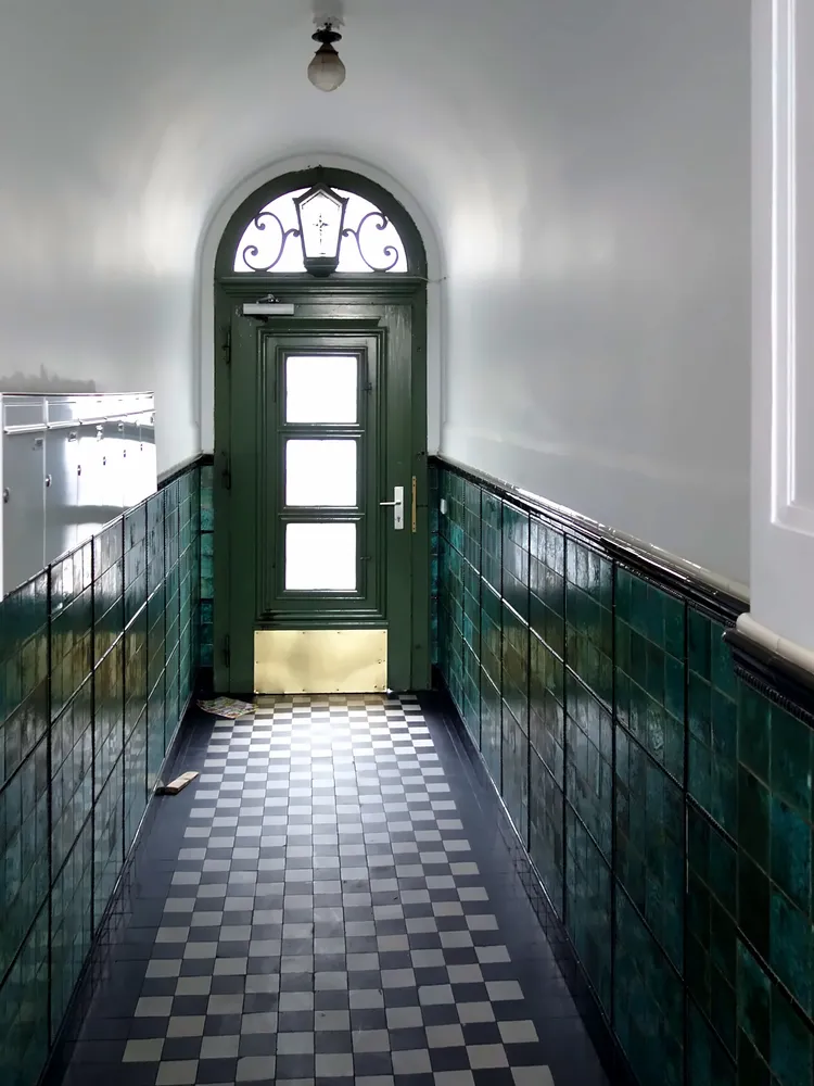 6 Zimmer Wohnung mit 200 m² in Düsseldorf – Bild 12