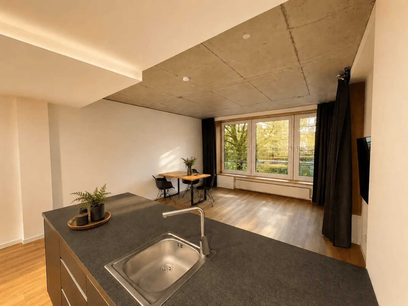2 Zimmer Wohnung mit 80 m² in Düsseldorf – Bild 2