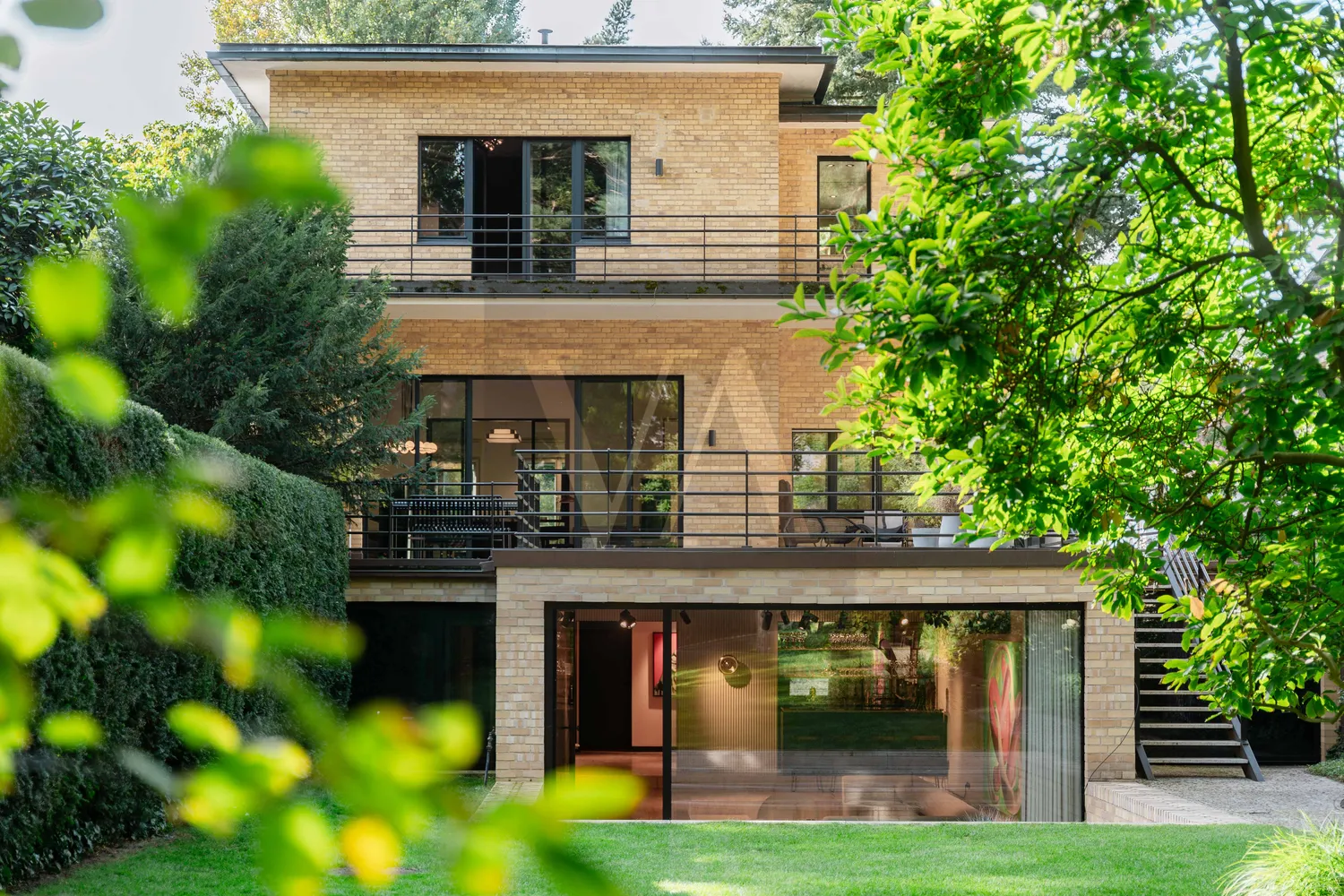 8 Zimmer Haus mit 366 m² in Berlin – Bild 3