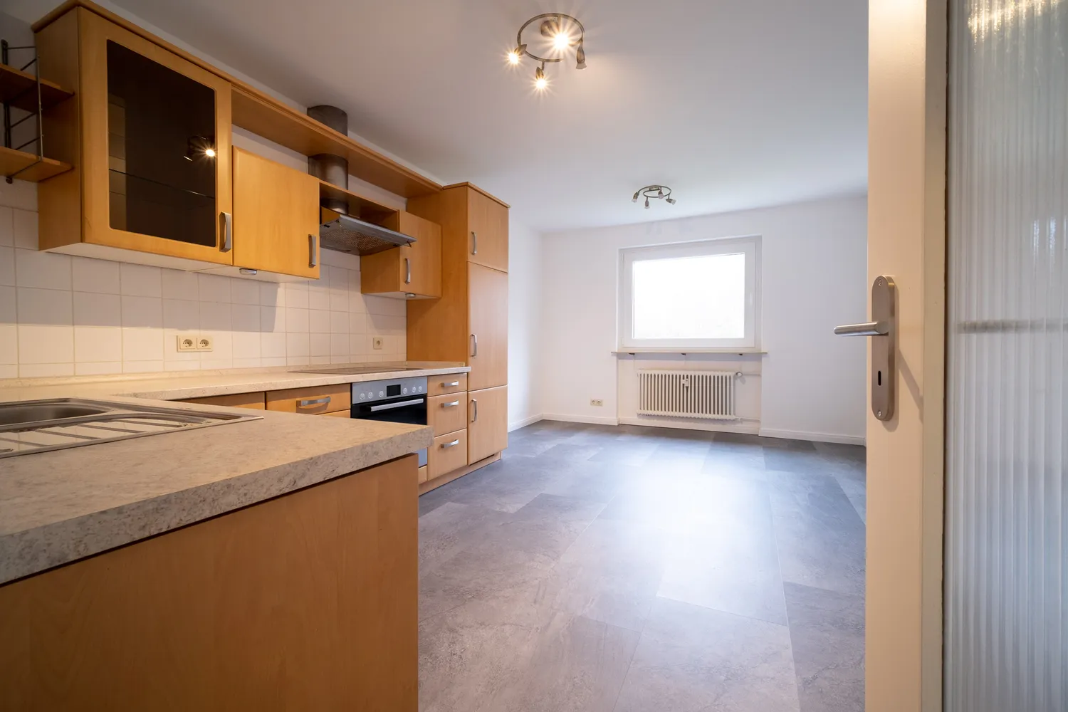 2 Zimmer Wohnung mit 70 m² in Wiesbaden – Bild 8